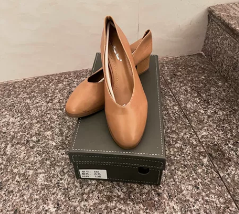 全新展风品牌女鞋真皮奶奶鞋粗跟单鞋女中跟软...