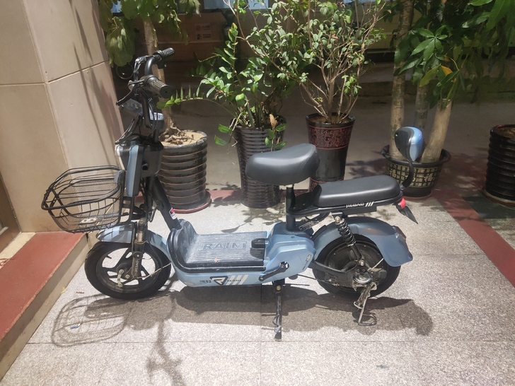 九成新，诚意价，私聊，电池可跑30公里起。...
