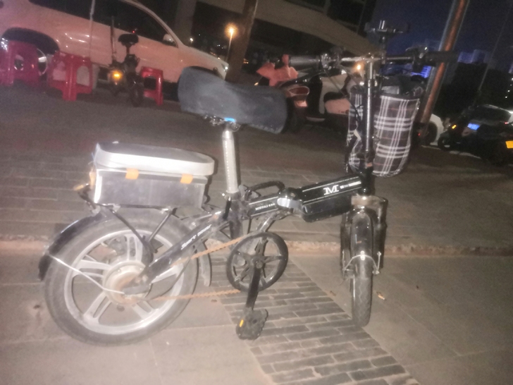 代驾折叠电动车，充满电续航50公里，成色很...