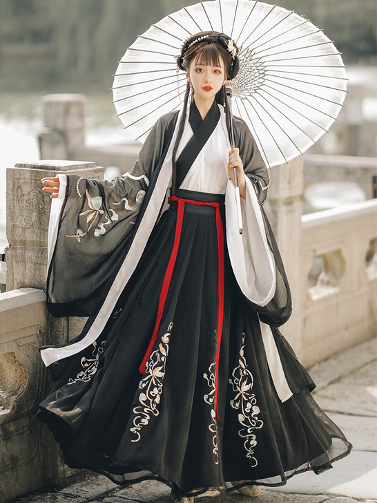 【云芳晴】月殊原创刺绣交领三米齐腰大全套