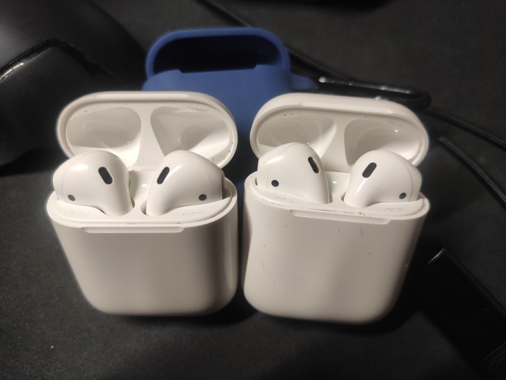 自用正品airpods两个都用了不短时间了...