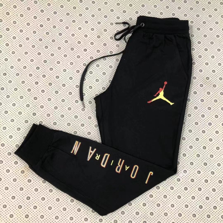 今年实体店行情不好 不开了 处理一些潮牌男...