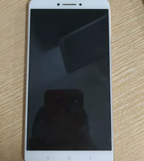 小米max手机,3+32gb,成色还不错。...