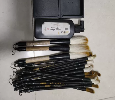 六品堂毛笔，4元一支 弘梅砚台18元一个 ...