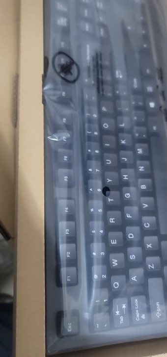 联想键盘，出厂日期2021.8.19号键盘...