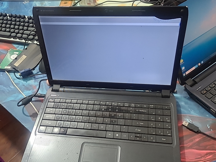 神州精盾K580p-i3  问题机  屏幕...