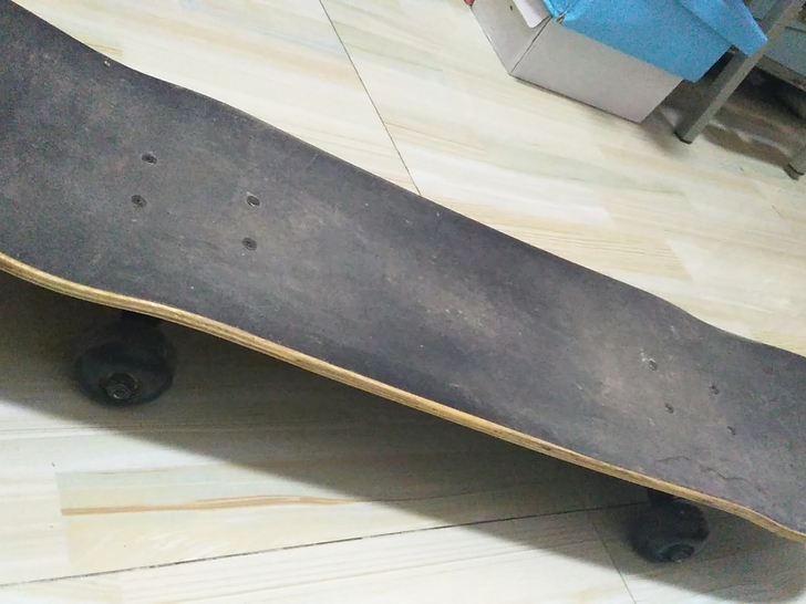 不包邮，十块钱拿走，高考毕业之后买的，大一...