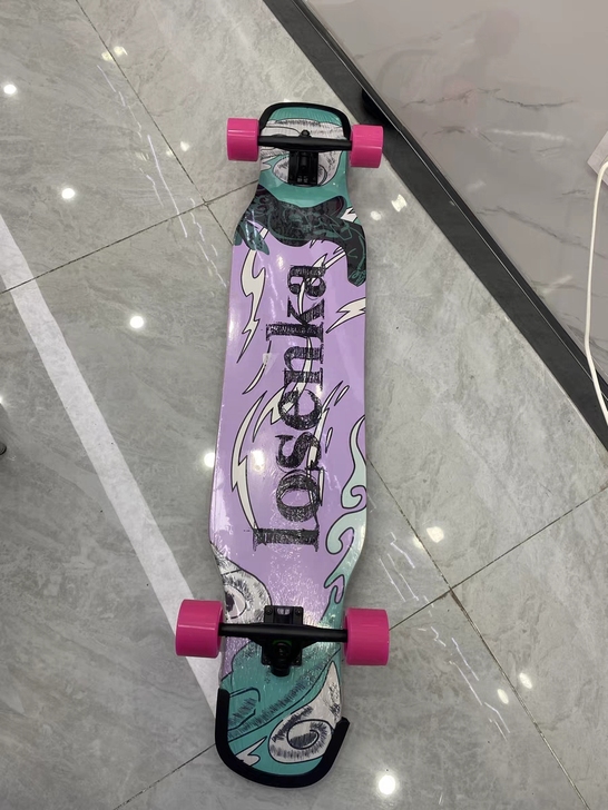 新旧程度  有一点摩擦痕迹