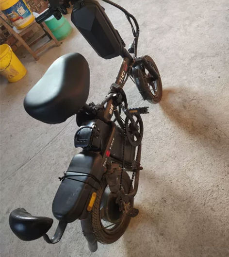 代驾电动车,送个儿童坐,自己加装了个定位和...