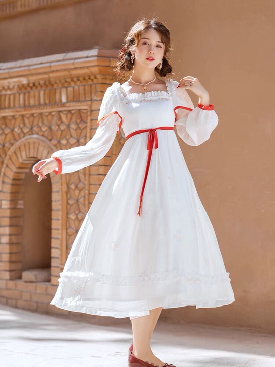 花朝记白色星纱，全新带吊牌，m码，省内包邮...