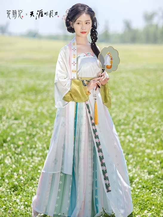 白桃乌龙 天涯明月刀x花朝记汉服 宋制长背...