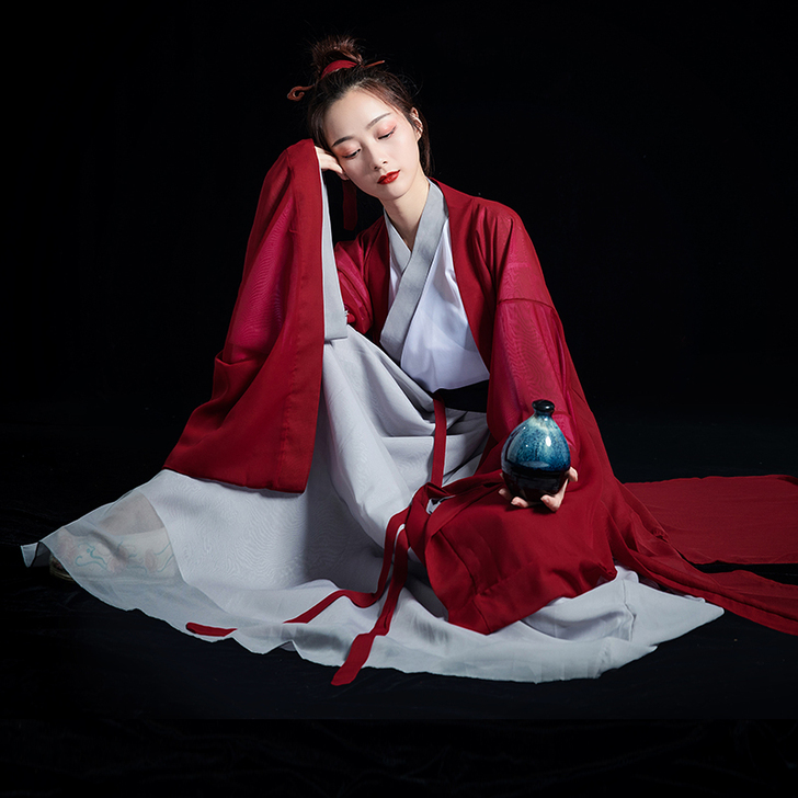 古风汉服9成新，去新疆拍照穿过一次。闲置中...