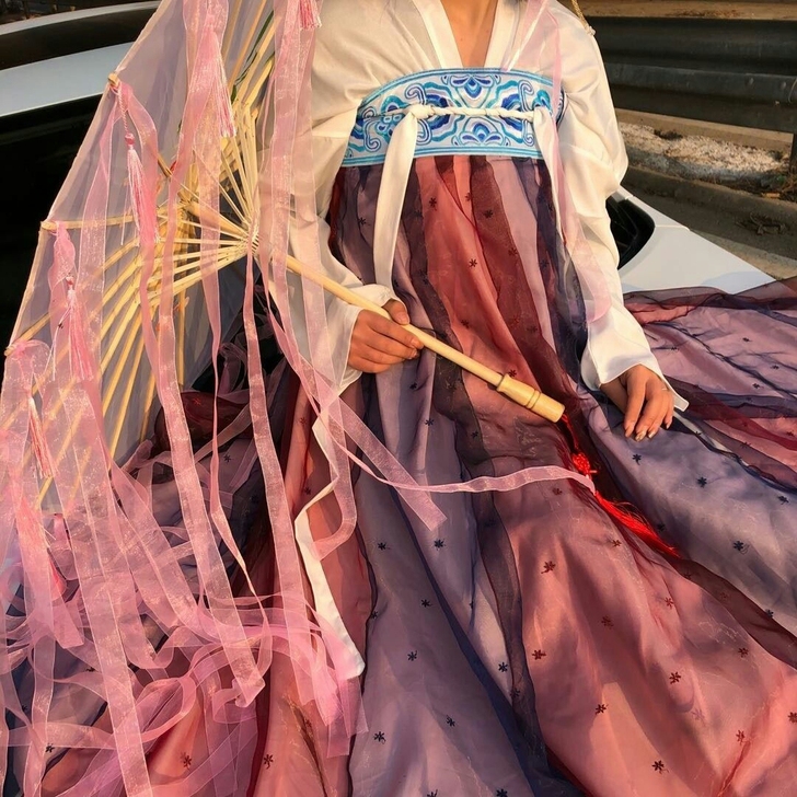 谁tm买我汉服！急出！！！可xd 为什么不...