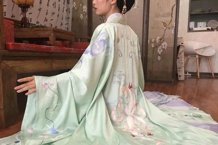 退坑，含泪300出绝版重工刺绣大袖衫