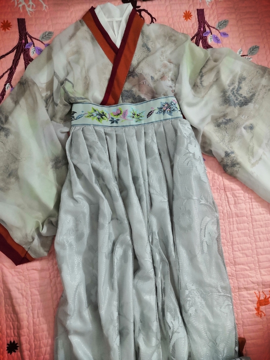 【出】银狐魏晋风汉服四件套