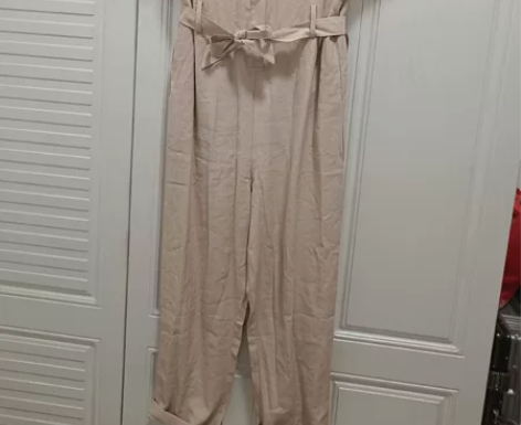 杏色工装连体裤全新 尺码:L码， 建议12...