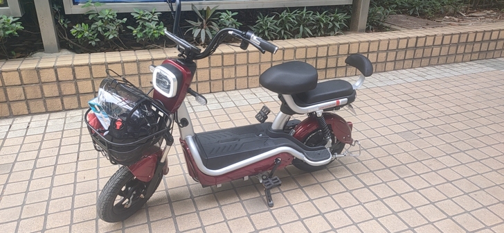 买了4个月，显示里程行驶1400公里，48...