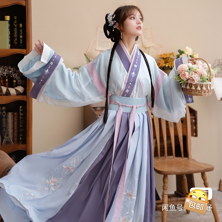 汉服两件包邮出，一件是清梳铃珑晋制一片式齐...