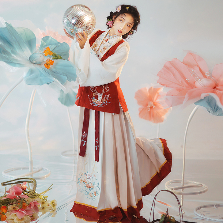 耀春林间鹿原创明制汉服女刺绣短袄马面裙比甲...
