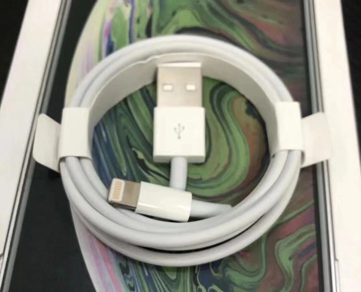 个人闲置下来的苹果iPhone数据线原装充...