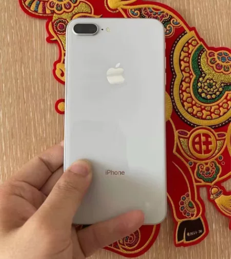 iphone 8p，64g，不是卡贴机，支...