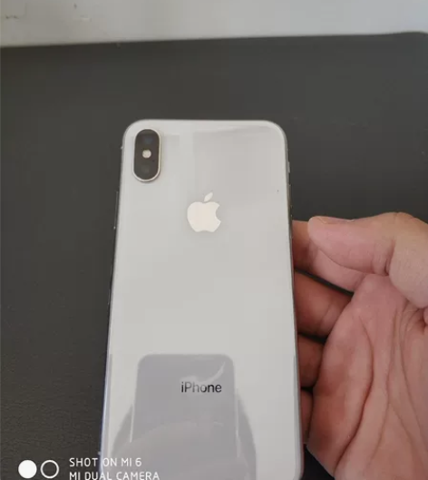 iPhone x 64g 银白色 美版 9...