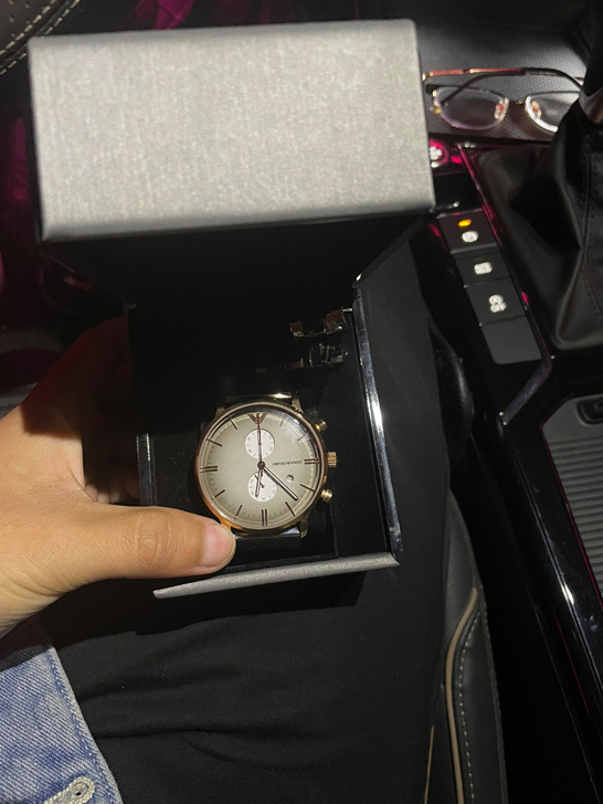 阿玛尼手表,型号不知道,别人送的,没带过,...