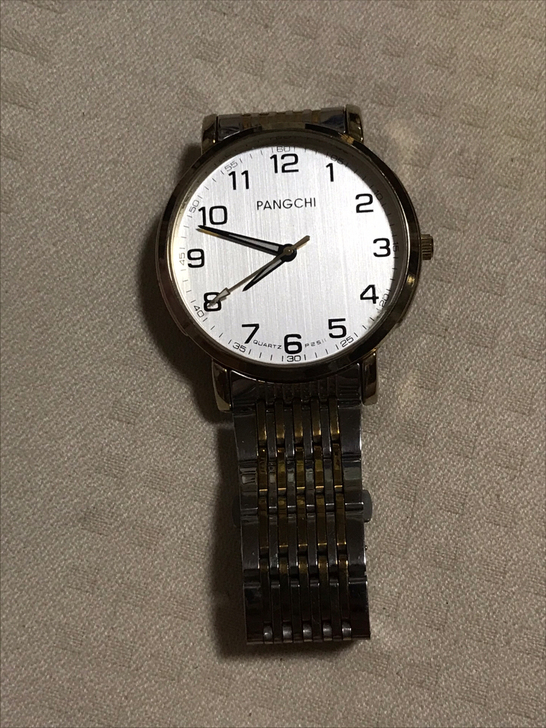 男款石英镀金钢表特价 很新 走时准确大表径