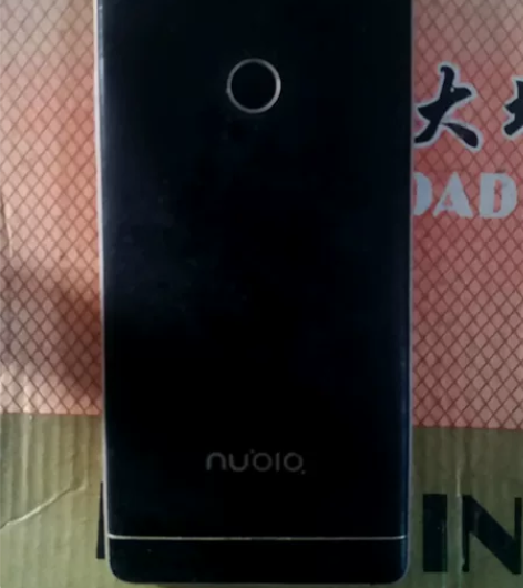 努比亚z11手机，换过一块新电池，现在手机...