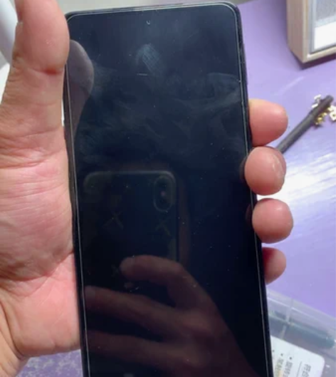 摩托罗拉x30，12?256，144高刷屏...