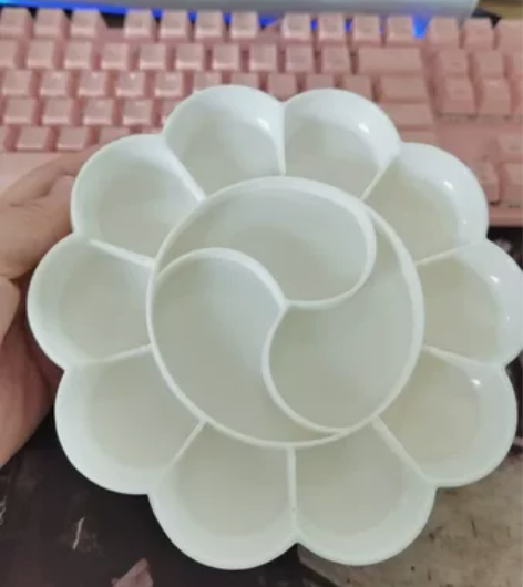 调色盘,以前作为赠品买的。现在用不上了。非...