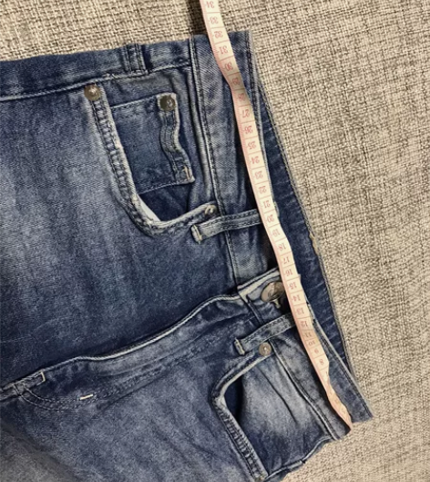 H##amp；amp；m高腰牛仔裤，修身直...