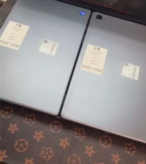 三星平板A7 不议价 成色：靓机 内存：3...