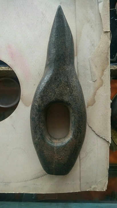 石斧，石器时代劈柴用的斧头，包浆浑厚，完整...