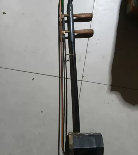 乐器二胡。 感兴趣的话点“我想要”和我私聊...