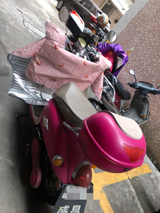 小刀电动车，全新电池电力足60V 证件齐全...