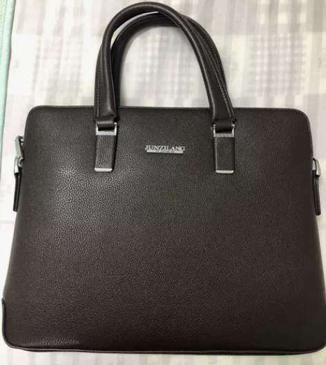 男士公文包品牌型号:男士公文包，皮的，全新...