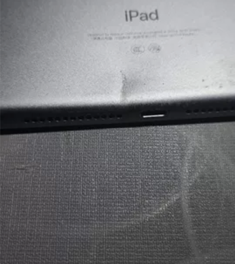 iPad2018，屏幕竖线，后壳1CM左右...