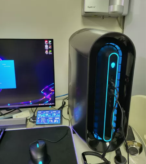 出一台自用外星人r11在保 i7 1070...