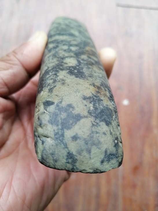 石器时代玉斧