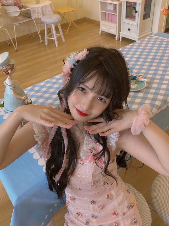 粉色连衣裙温柔风甜美设计感小众镂空公主##...