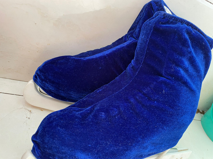 八成新37码，上脚非常舒服，花样滑冰鞋