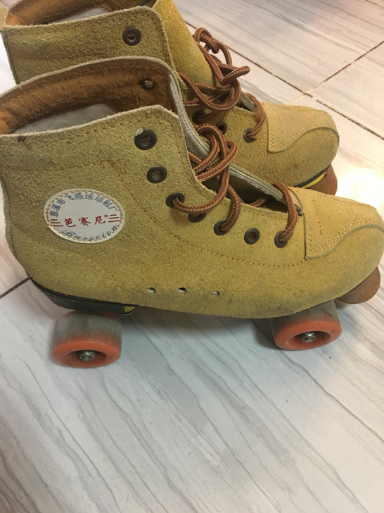 芭赛尼，旱冰鞋42码。牛皮。自提，不包邮。