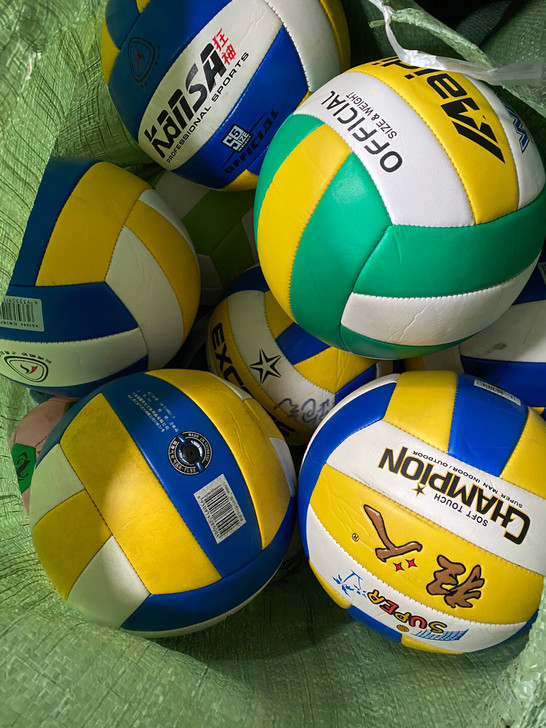 二手排球，软拍，特价处理，包邮，8成新，不...