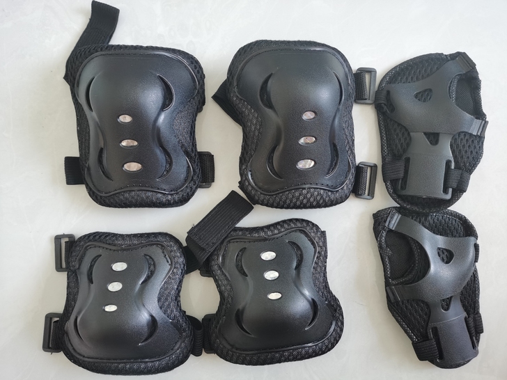 轮滑滑板自行车护具，全新，10块钱不包邮，...