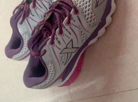 特步跑步女鞋80元包邮（偏远地区平邮） 售...