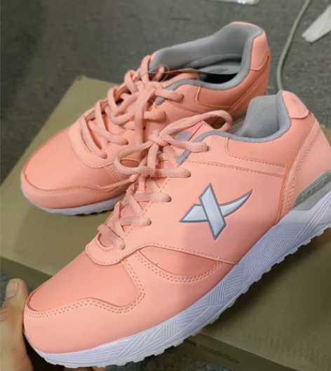 特步全新正品棉鞋37 带吊牌无原盒保证正品...