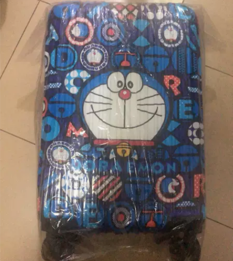 哆啦A梦拉杆箱。 全新拉杆箱,高50cm,...