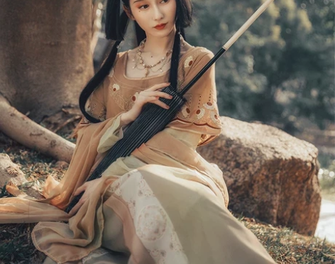 【现货】都城南庄新款异域风袒领原创绣花印花...