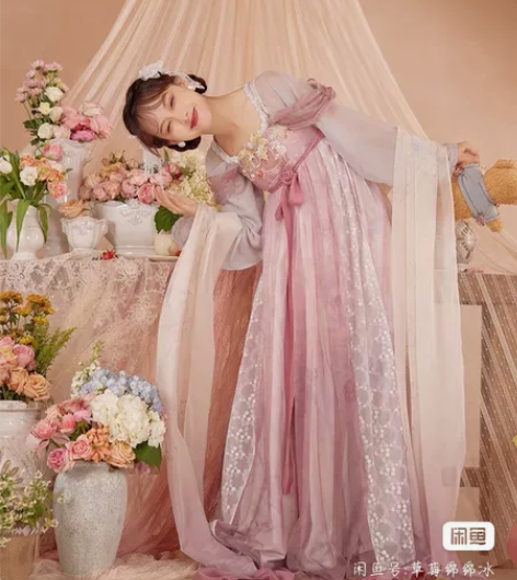 七月夕原创国风汉服 飞机盒什么都有 珍珠肩...